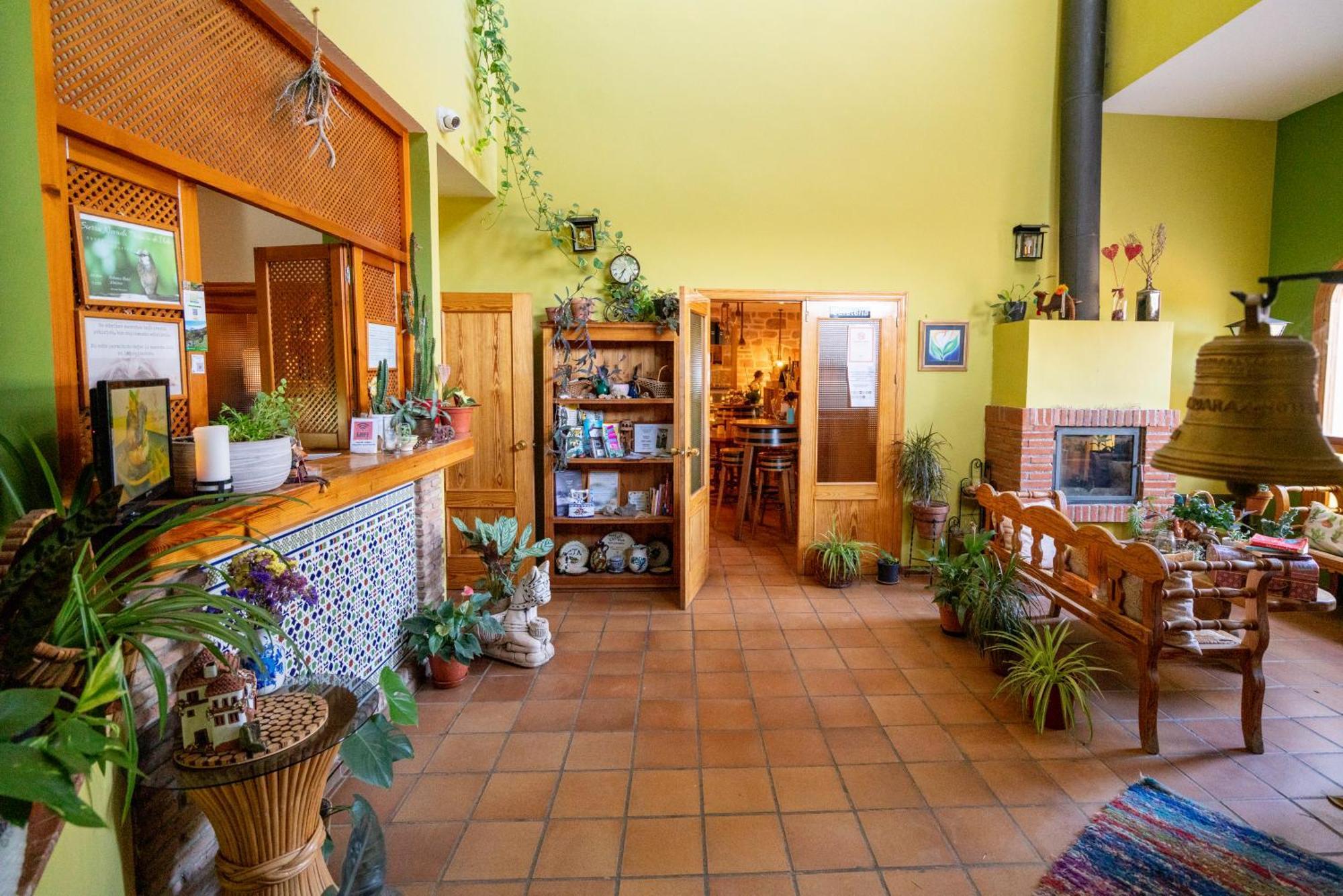 Hotel Rural Familiar Almirez-Alpujarra เลาฆาร์ เด อันดารากซ์ ภายนอก รูปภาพ
