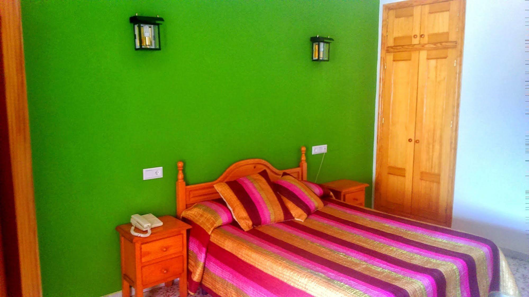 Hotel Rural Familiar Almirez-Alpujarra เลาฆาร์ เด อันดารากซ์ ภายนอก รูปภาพ